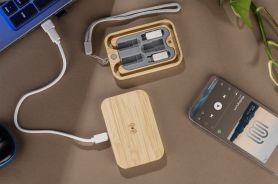 Zestaw kabli do ładowania z ładowarką indukcyjną BUMO