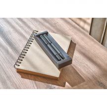 Zestaw piśmienniczy, długopis i pióro kulkowe